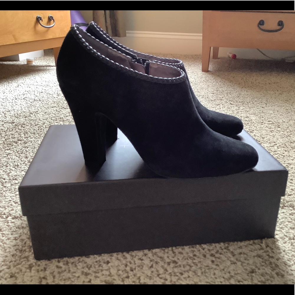 Tahari ankle booties
